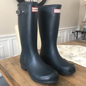 Hunter Rain boots in Navy matte